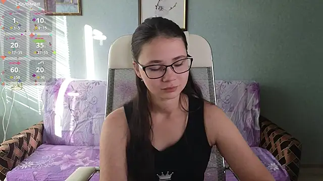 Snapshot of LuciaSenual chatting on October 21, 2025, 12:04 pm LuciaSenual online show from October 21, 2025, 12:04 pm