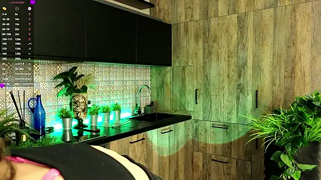 Snapshot of DebiHenks chatting on March 12, 2026, 5:06 pm DebiHenks online show from March 12, 2026, 5:06 pm