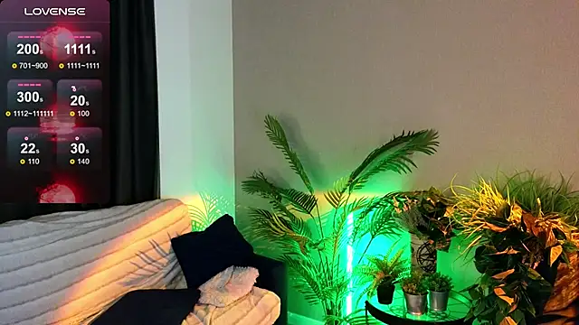 Snapshot of DebiHenks chatting on April 12, 2026, 5:16 pm DebiHenks online show from April 12, 2026, 5:16 pm