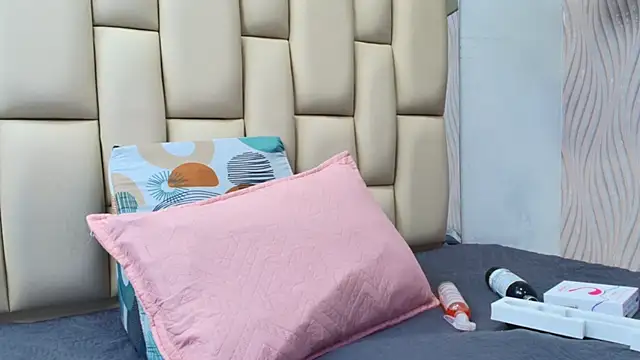 sweet amye online show from November 18, 2025, 7:17 pm