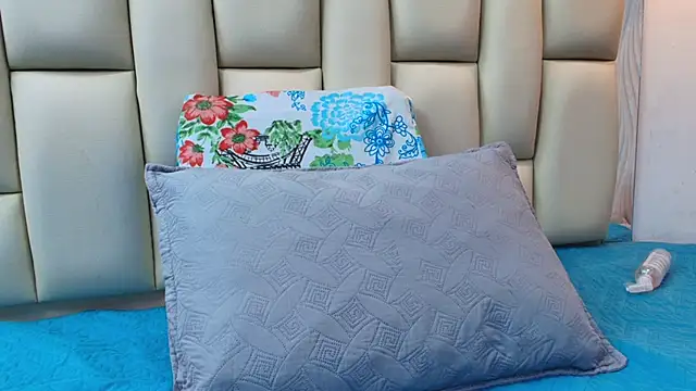 sweet amye online show from November 15, 2025, 7:18 pm