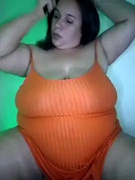 Snapshot of luzdanna chatting on May 24, 2026, 5:35 pm luzdanna online show from May 24, 2026, 5:35 pm