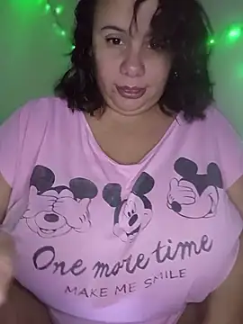 luzdanna online show from July 4, 2026, 9:08 pm