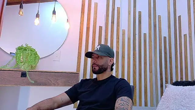 yorbymaxx online show from March 17, 2026, 1:36 pm