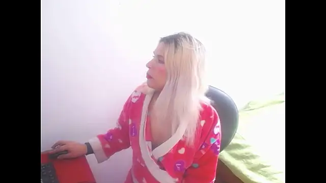 Snapshot of mystica_25 chatting on September 20, 2025, 3:28 pm mystica 25 online show from September 20, 2025, 3:28 pm