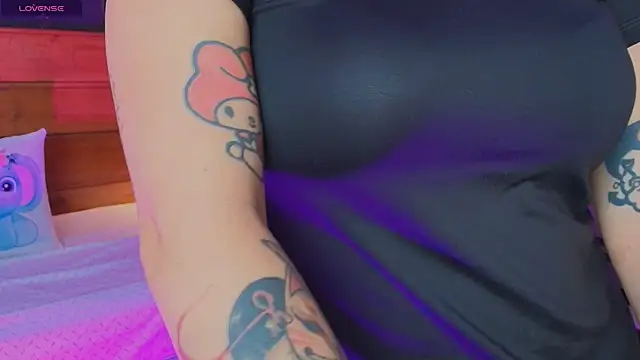 Snapshot of hanna_kimura chatting on November 25, 2025, 7:36 pm hanna kimura online show from November 25, 2025, 7:36 pm