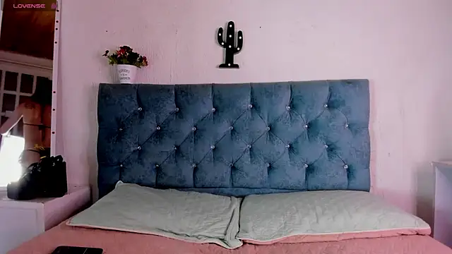 Snapshot of Tommy_Lovee chatting on December 18, 2025, 11:41 pm Tommy Lovee online show from December 18, 2025, 11:41 pm