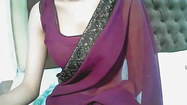 Snapshot of elize__ chatting on November 7, 2025, 1:59 pm elize online show from November 7, 2025, 1:59 pm