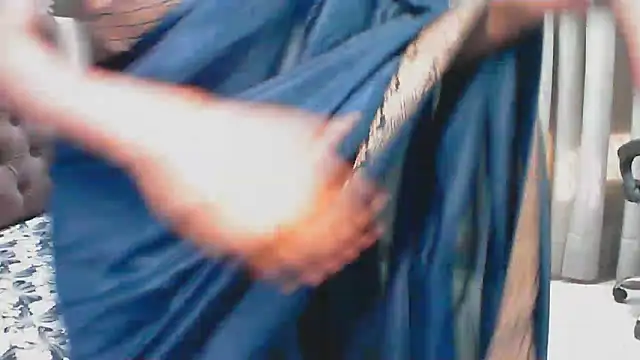 Snapshot of elize__ chatting on November 17, 2025, 3:21 am elize online show from November 17, 2025, 3:21 am