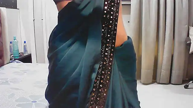 Snapshot of elize__ chatting on November 15, 2025, 5:11 am elize online show from November 15, 2025, 5:11 am