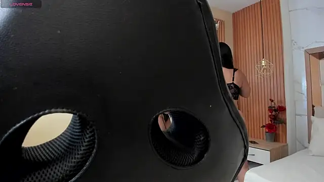 julieta rosee online show from November 24, 2025, 9:59 pm