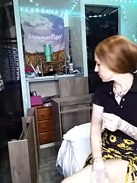 Snapshot of Purple2StayThnxx chatting on January 12, 2026, 8:04 pm Purple2StayThnxx online show from January 12, 2026, 8:04 pm