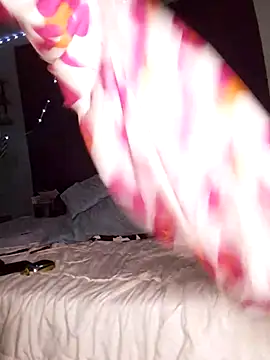 Snapshot of Purple2StayThnxx chatting on January 8, 2026, 11:33 pm Purple2StayThnxx online show from January 8, 2026, 11:33 pm