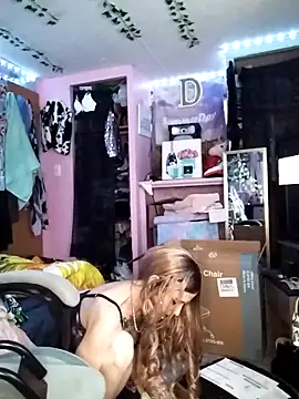 Snapshot of Purple2StayThnxx chatting on February 25, 2026, 5:29 am Purple2StayThnxx online show from February 25, 2026, 5:29 am