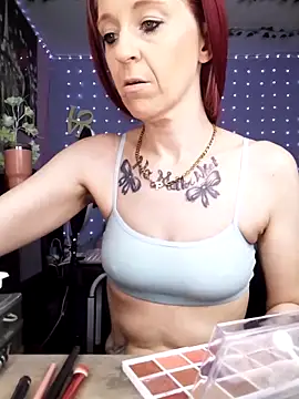 Snapshot of Purple2StayThnxx chatting on May 12, 2026, 4:24 pm Purple2StayThnxx online show from May 12, 2026, 4:24 pm