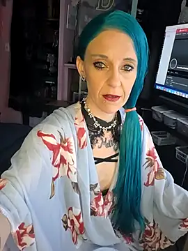 Snapshot of Purple2StayThnxx chatting on April 30, 2026, 1:01 am Purple2StayThnxx online show from April 30, 2026, 1:01 am