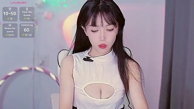 Snapshot of XiaoNana_ chatting on October 27, 2025, 1:28 am XiaoNana online show from October 27, 2025, 1:28 am