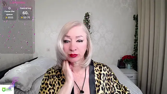 Snapshot of hunters_woman chatting on May 11, 2026, 7:00 pm hunters woman online show from May 11, 2026, 7:00 pm