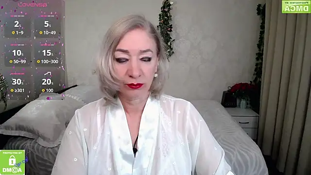 Snapshot of hunters_woman chatting on April 24, 2026, 6:54 pm hunters woman online show from April 24, 2026, 6:54 pm