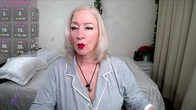 Snapshot of hunters_woman chatting on May 26, 2026, 9:02 pm hunters woman online show from May 26, 2026, 9:02 pm