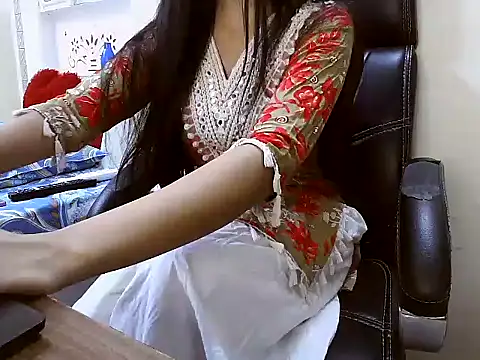 Simranjeet kaur26 online show from July 17, 2026, 2:14 pm