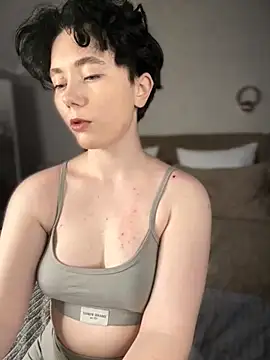 RinaShy online show from October 8, 2025, 5:09 am