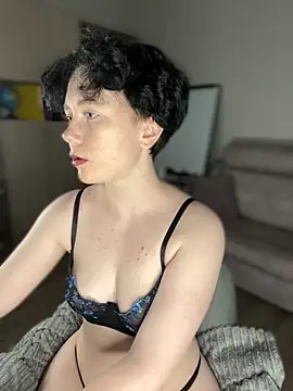 RinaShy online show from September 22, 2025, 5:02 am