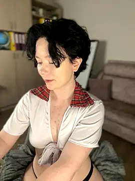 RinaShy online show from November 21, 2025, 5:06 am