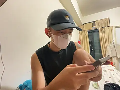 Snapshot of boyjoe10 chatting on April 9, 2026, 12:44 pm boyjoe10 online show from April 9, 2026, 12:44 pm
