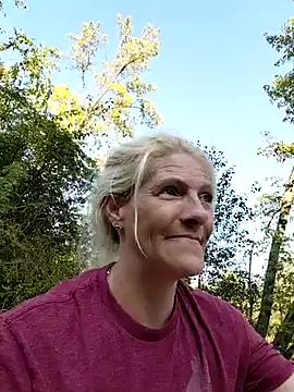 Snapshot of FamilyTiez chatting on September 19, 2025, 9:08 pm FamilyTiez online show from September 19, 2025, 9:08 pm