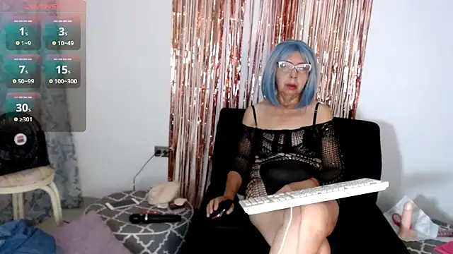 Snapshot of ruth_blue21 chatting on December 18, 2025, 11:03 am ruth blue21 online show from December 18, 2025, 11:03 am