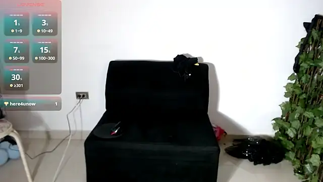 Snapshot of ruth_blue21 chatting on October 27, 2025, 4:24 am ruth blue21 online show from October 27, 2025, 4:24 am