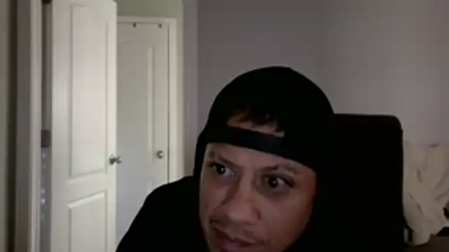 Snapshot of Ranthru13 chatting on January 6, 2026, 8:24 pm Ranthru13 online show from January 6, 2026, 8:24 pm