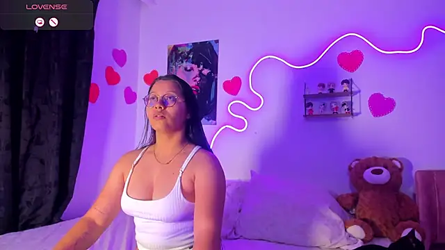 Dilan and Mia online show from April 8, 2026, 10:44 pm