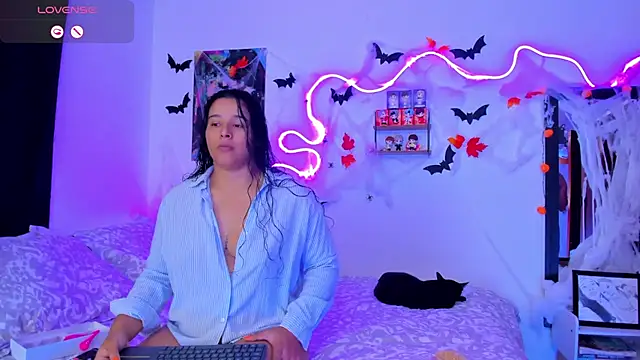 Snapshot of Dilan_and_Mia chatting on October 18, 2025, 6:54 pm Dilan and Mia online show from October 18, 2025, 6:54 pm