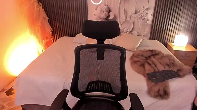 Snapshot of Maxxxine1 chatting on March 8, 2026, 12:05 am Maxxxine1 online show from March 8, 2026, 12:05 am