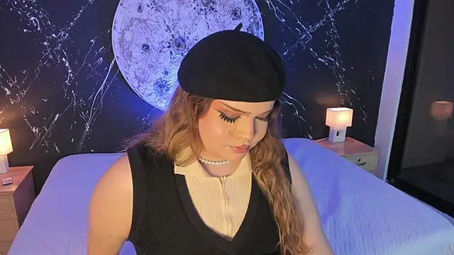 Snapshot of Maxxxine1 chatting on October 4, 2025, 4:25 am Maxxxine1 online show from October 4, 2025, 4:25 am