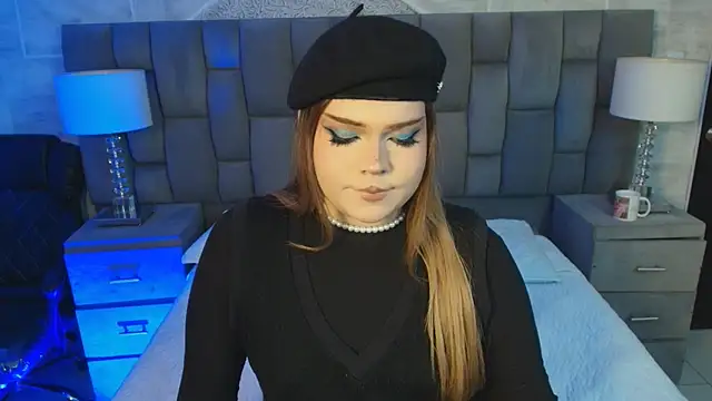 Snapshot of Maxxxine1 chatting on November 2, 2025, 9:03 am Maxxxine1 online show from November 2, 2025, 9:03 am