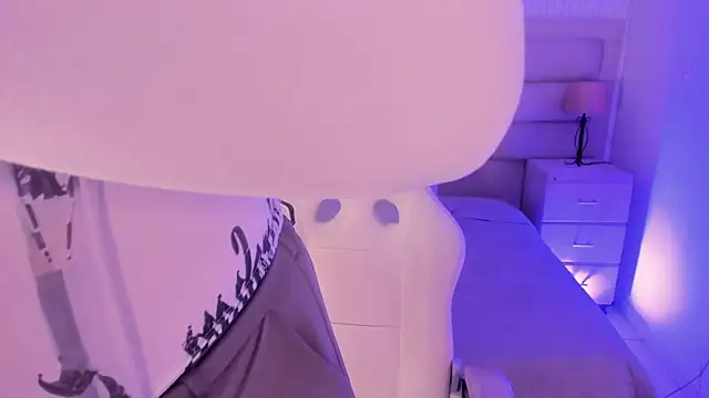 Snapshot of Maxxxine1 chatting on January 18, 2026, 5:55 am Maxxxine1 online show from January 18, 2026, 5:55 am