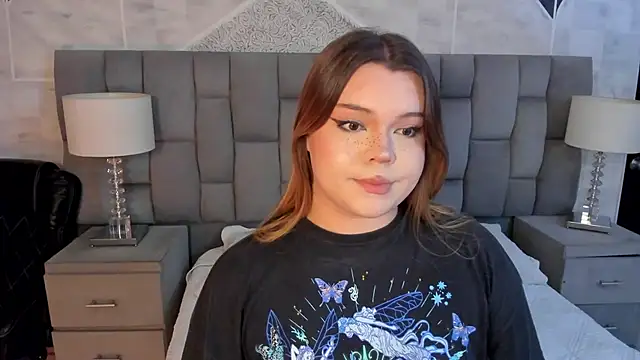 Snapshot of Maxxxine1 chatting on October 29, 2025, 5:17 am Maxxxine1 online show from October 29, 2025, 5:17 am