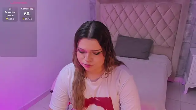 Snapshot of Maxxxine1 chatting on September 18, 2025, 5:21 am Maxxxine1 online show from September 18, 2025, 5:21 am