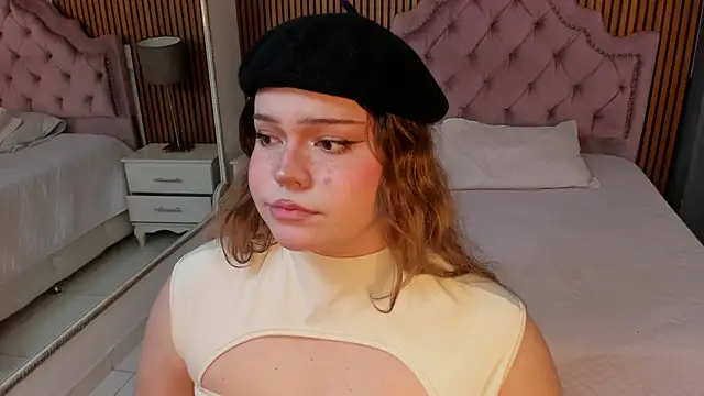 Snapshot of Maxxxine1 chatting on September 23, 2025, 12:17 am Maxxxine1 online show from September 23, 2025, 12:17 am