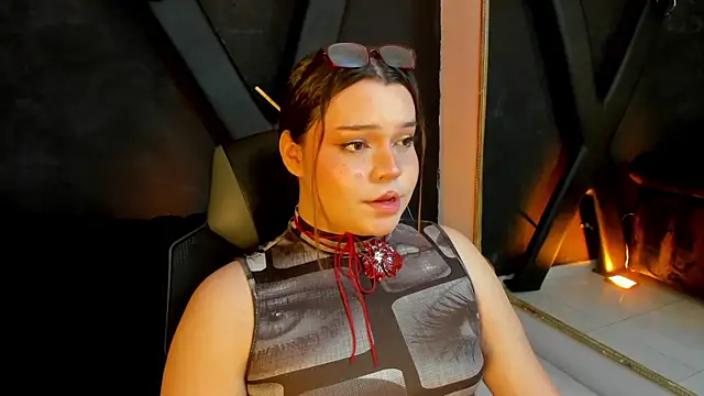 Snapshot of Maxxxine1 chatting on September 23, 2025, 9:22 pm Maxxxine1 online show from September 23, 2025, 9:22 pm