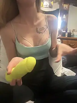 SeccySerena online show from December 1, 2025, 4:30 pm