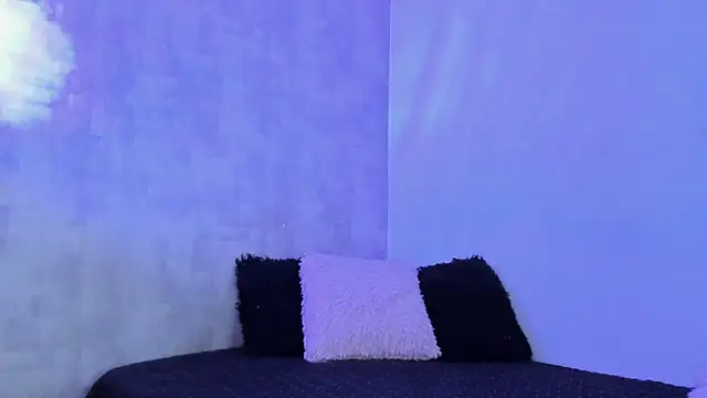 Snapshot of Becky_G chatting on December 2, 2025, 9:49 pm Becky G online show from December 2, 2025, 9:49 pm