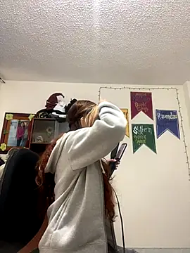 Snapshot of Sallem_Pink chatting on October 17, 2025, 5:04 pm Sallem Pink online show from October 17, 2025, 5:04 pm