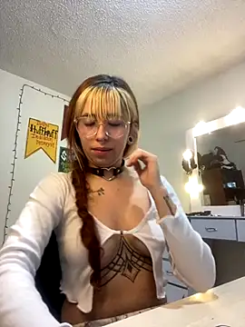 Snapshot of Sallem_Pink chatting on October 15, 2025, 11:18 am Sallem Pink online show from October 15, 2025, 11:18 am