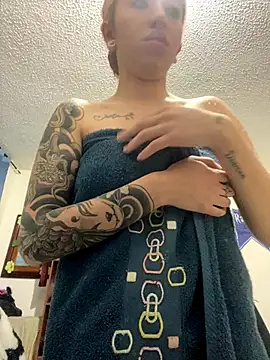 Snapshot of Sallem_Pink chatting on October 9, 2025, 11:44 am Sallem Pink online show from October 9, 2025, 11:44 am