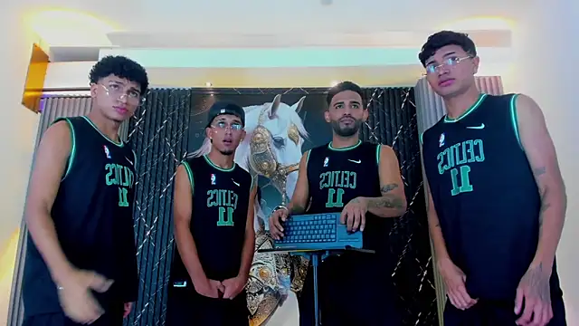 Snapshot of Dominic_Max_ chatting on October 31, 2025, 8:44 am Dominic Max  online show from October 31, 2025, 8:44 am