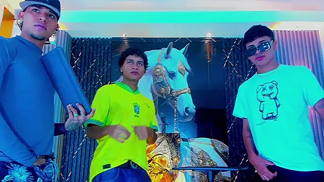 Snapshot of Dominic_Max_ chatting on September 19, 2025, 3:43 am Dominic Max  online show from September 19, 2025, 3:43 am